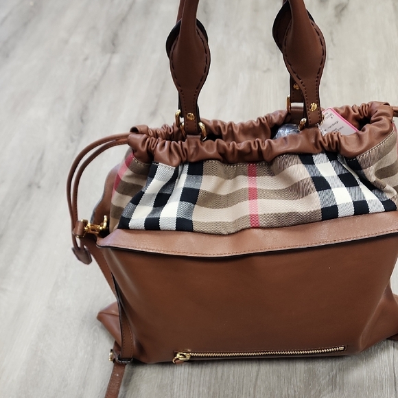 Burberry Tan Leather Shoulder Bag with Check Pattern - Picture 6 of 11